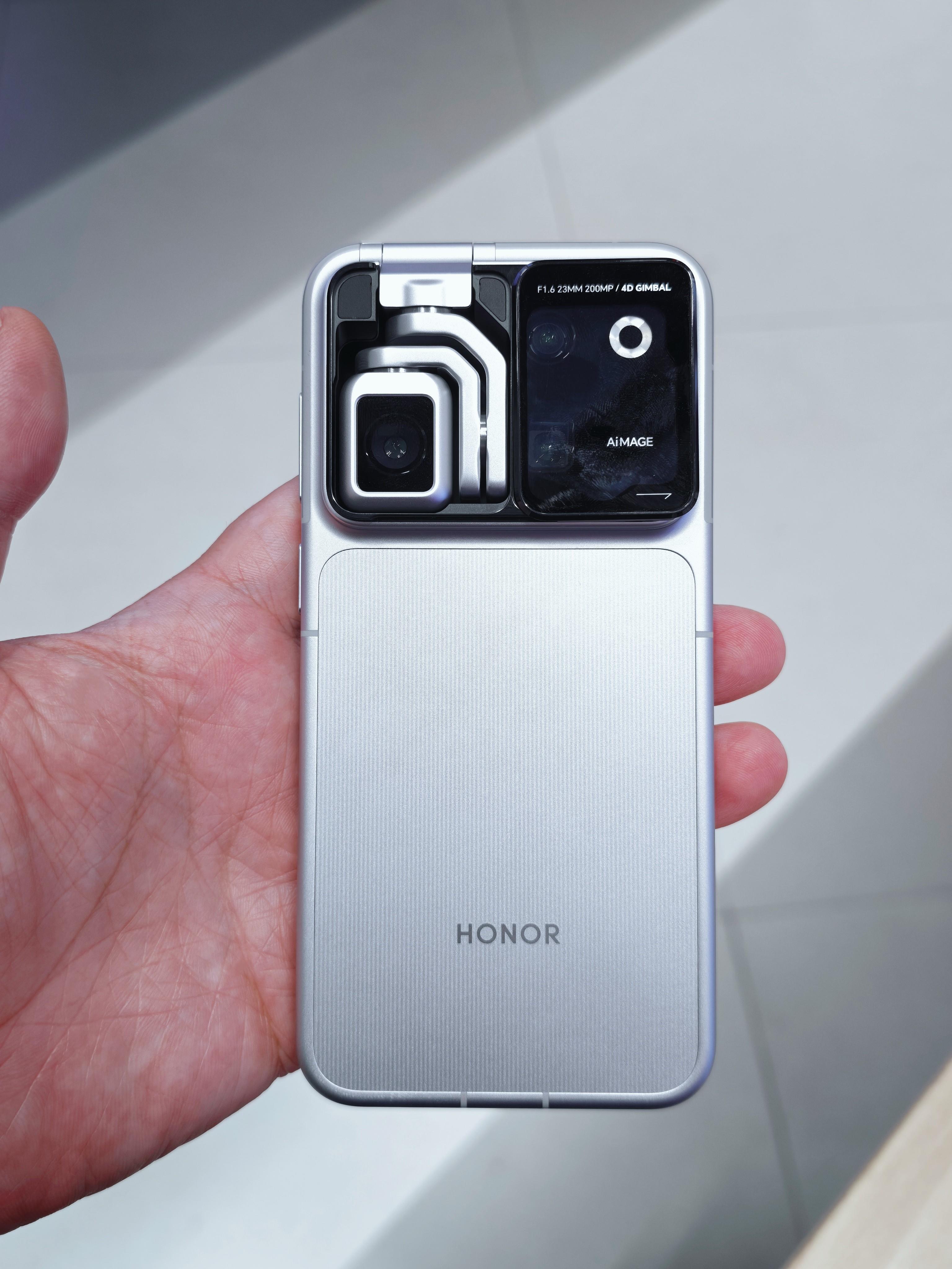 荣耀Robot Phone | 手机长出云台,体验大有不同